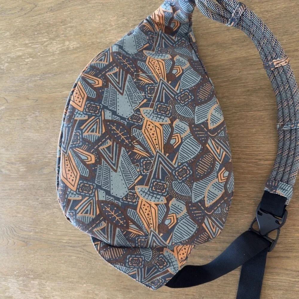 KAVU Rope Bag Sling Backpack Mesa-Southwestern Geometric Tribal Blue Orange